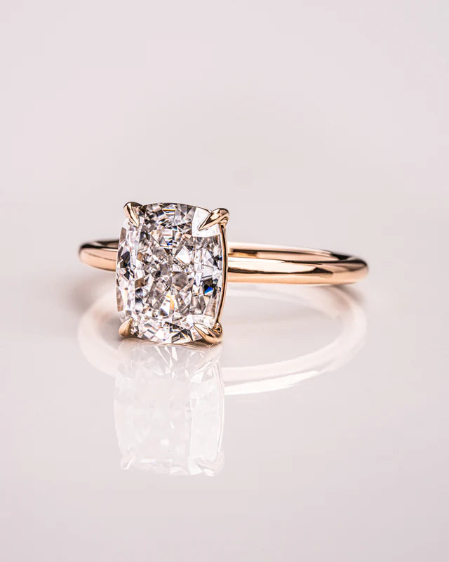 EmeraldGlow Moissanite Ring