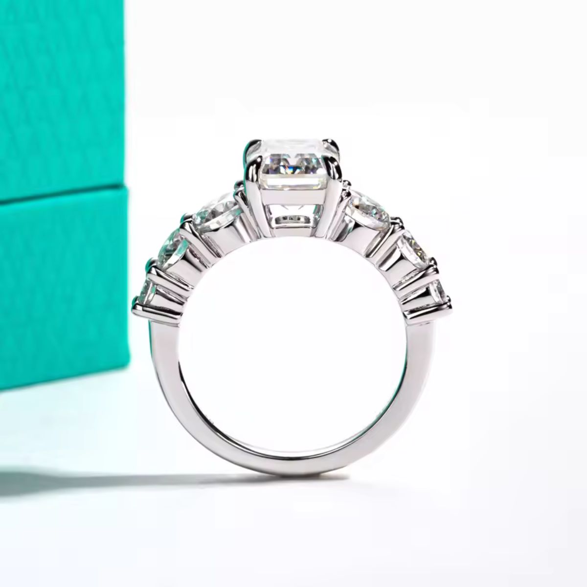 Aurina Emerald Moissanite Ring