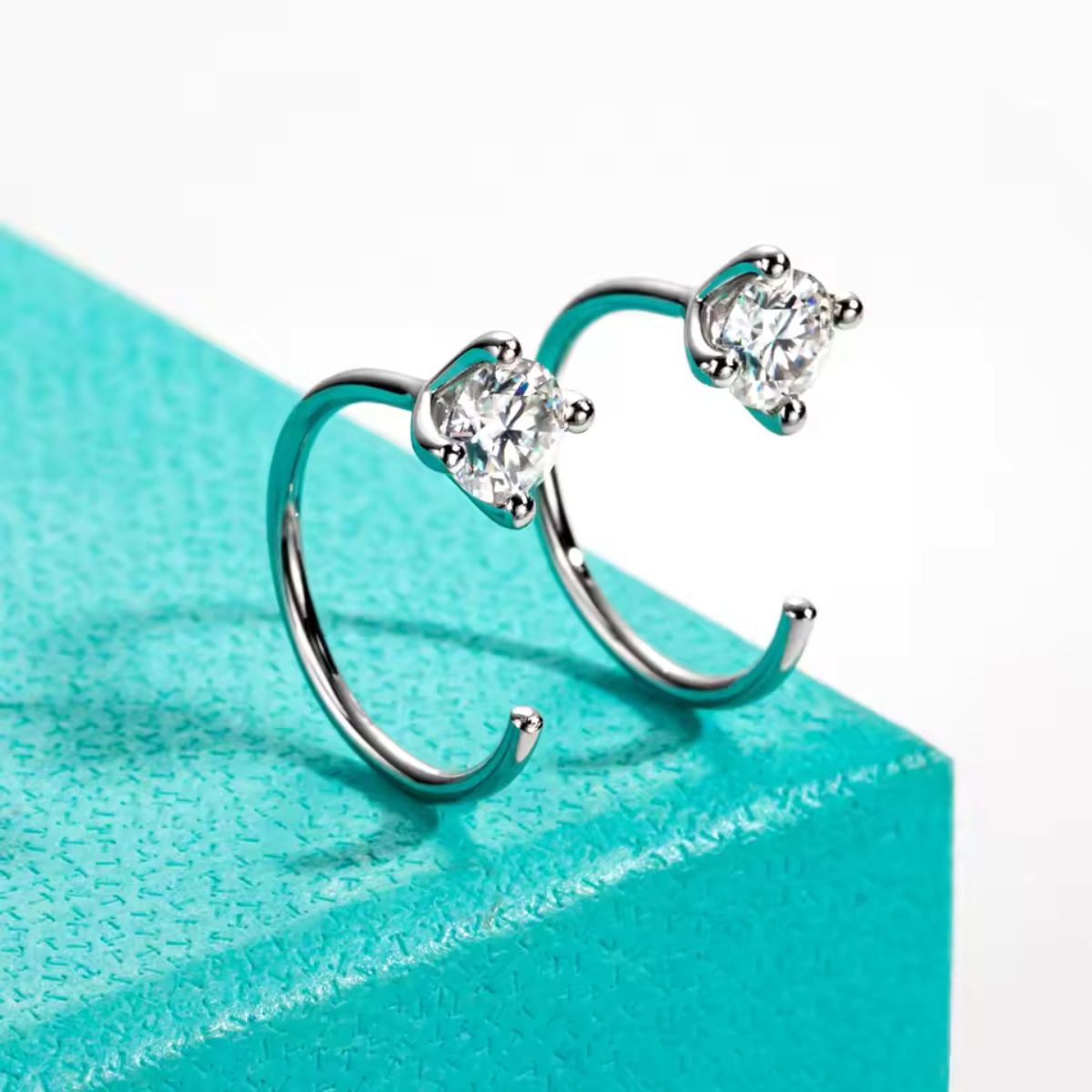 Round Open-Setting Stud Earrings