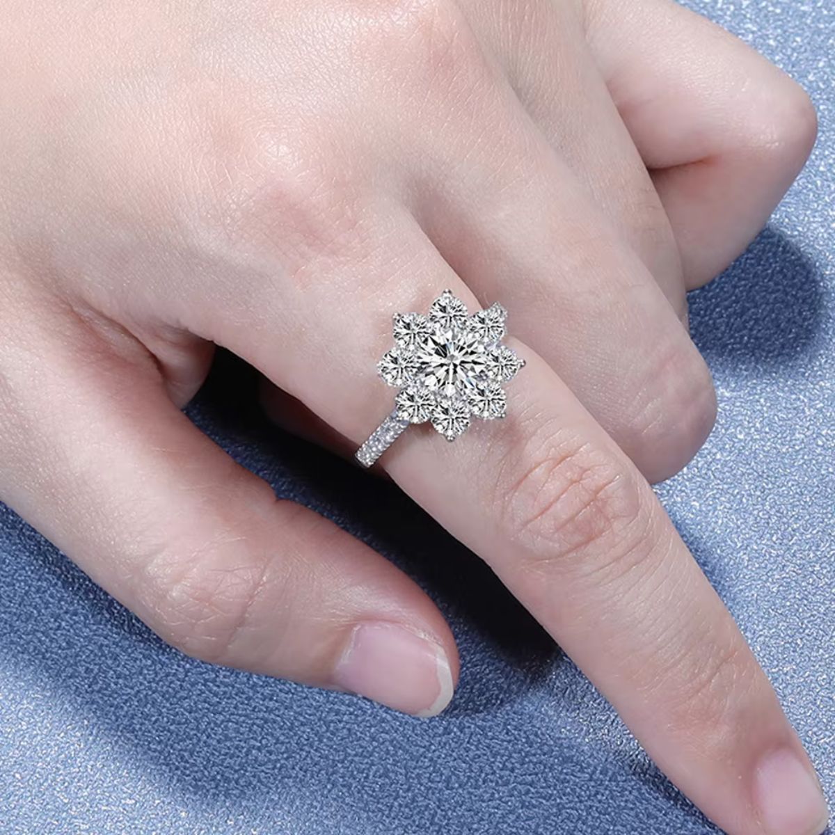 Helia Radianc Moissanite Ring