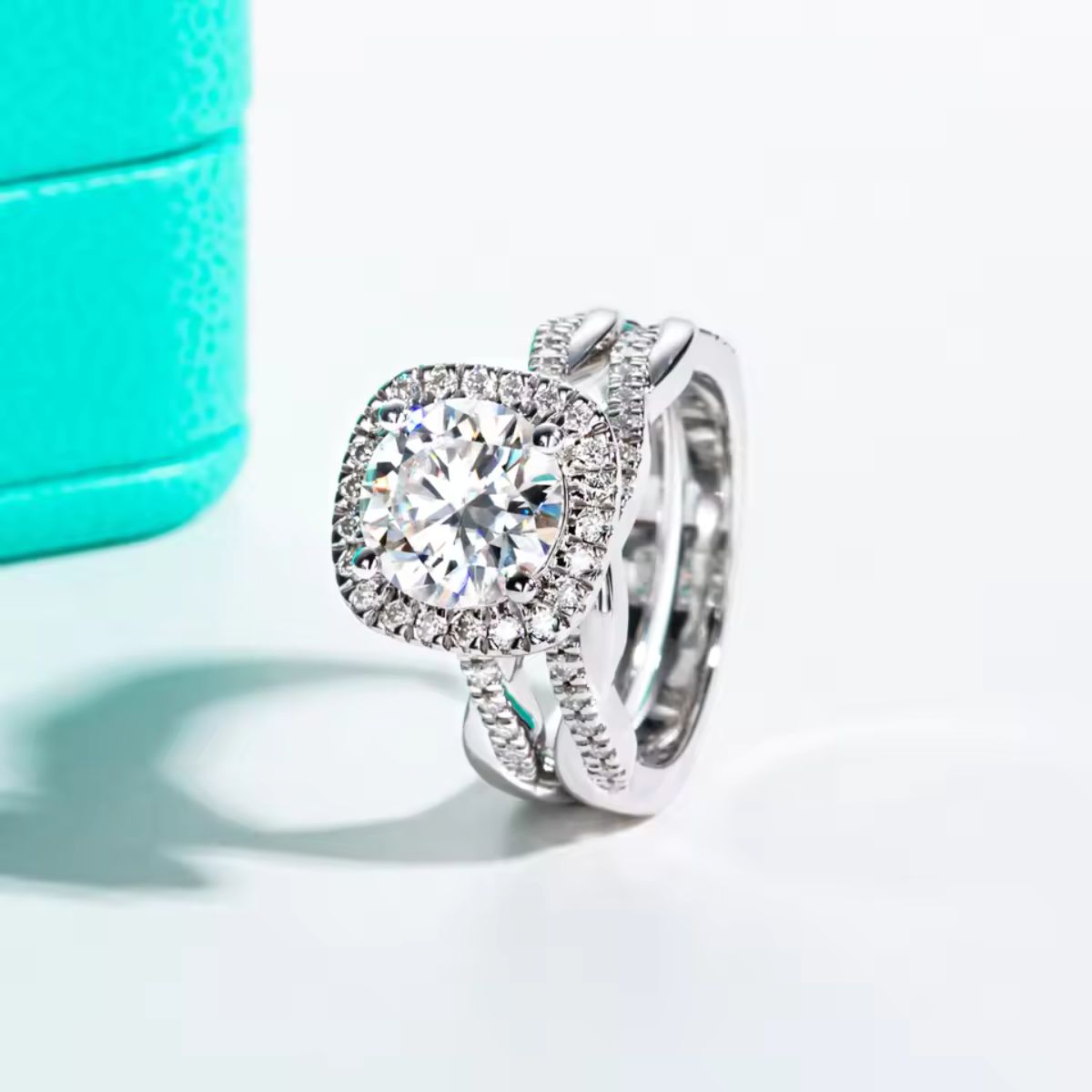 Twisted Halo Round Ring Set