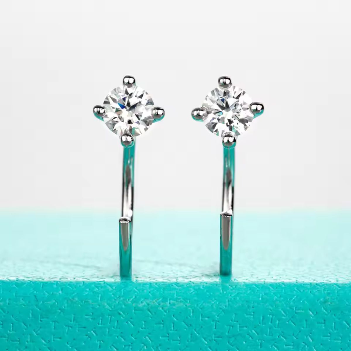 Round Open-Setting Stud Earrings