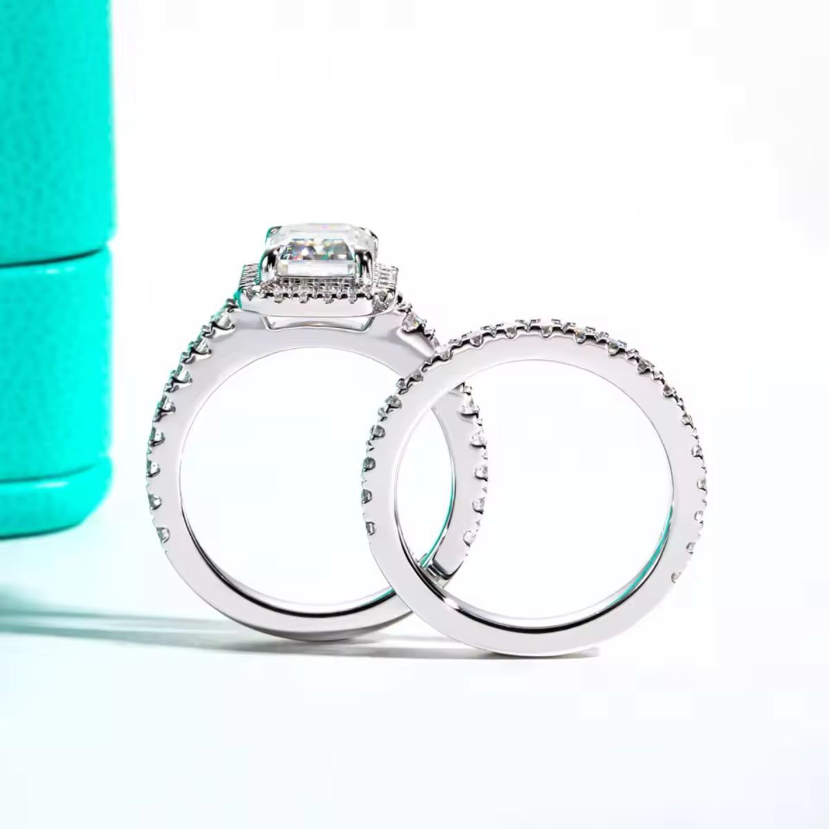 Elegant Emerald Halo Ring Set