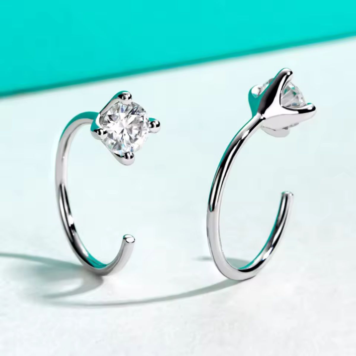 Round Open-Setting Stud Earrings