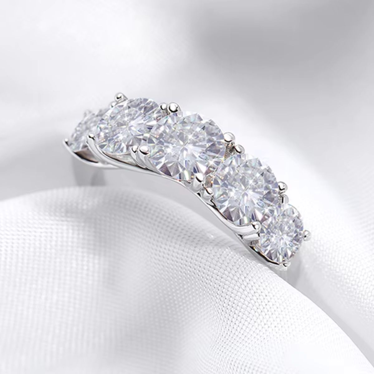 Quintessa Moissanite Band