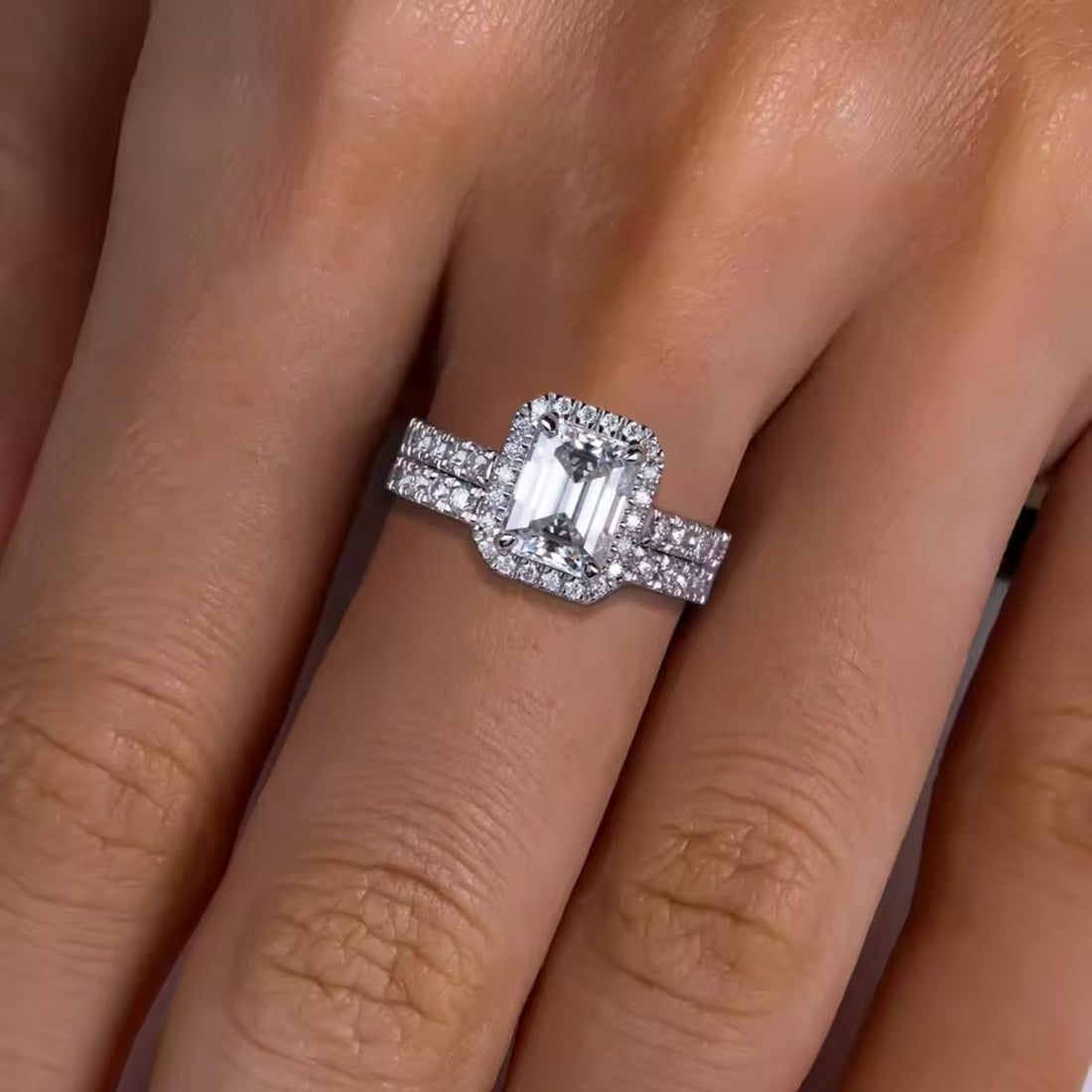 Elegant Emerald Halo Ring Set