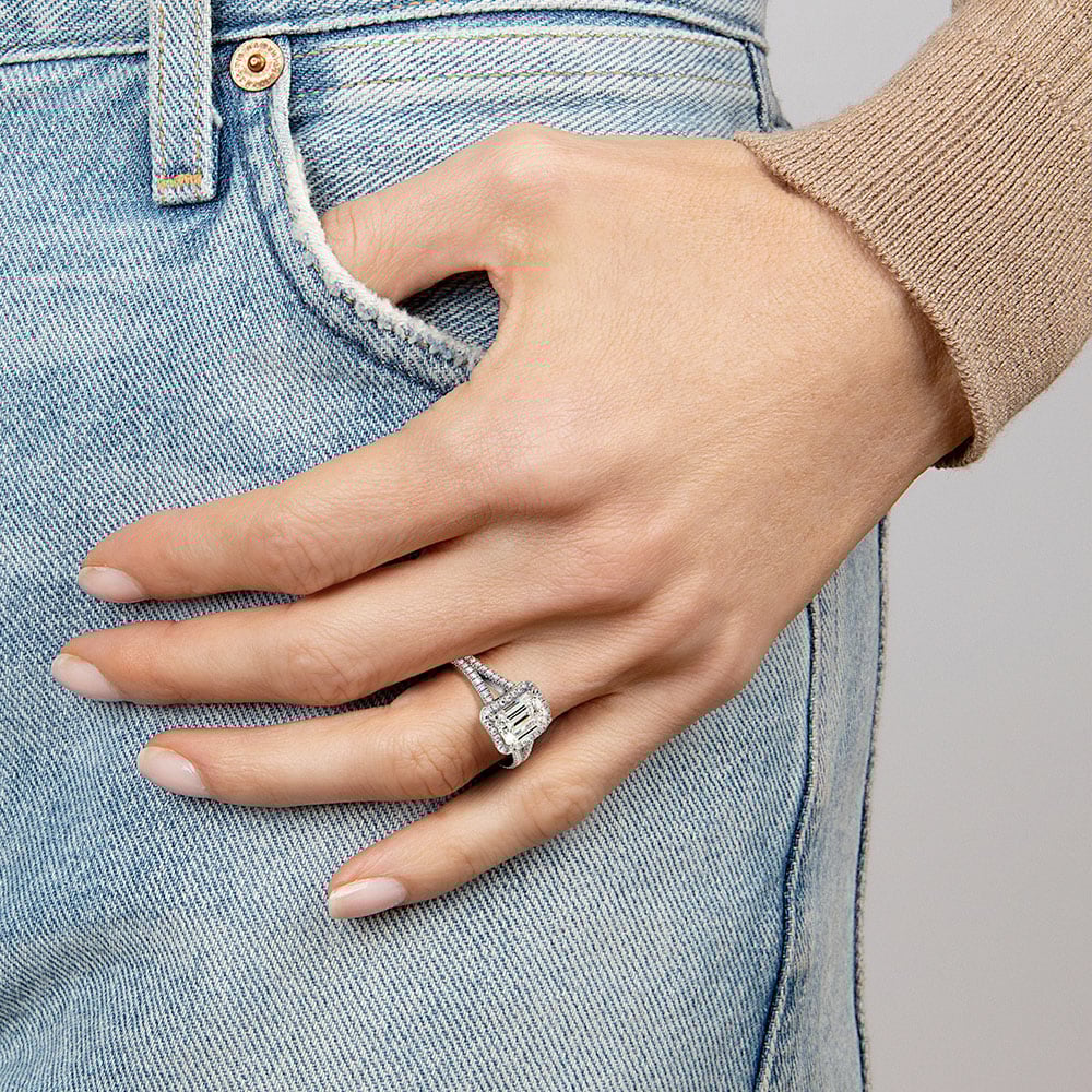 Lyra Halo Ring