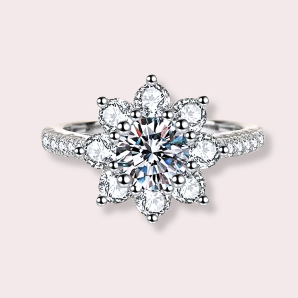Helia Radianc Moissanite Ring