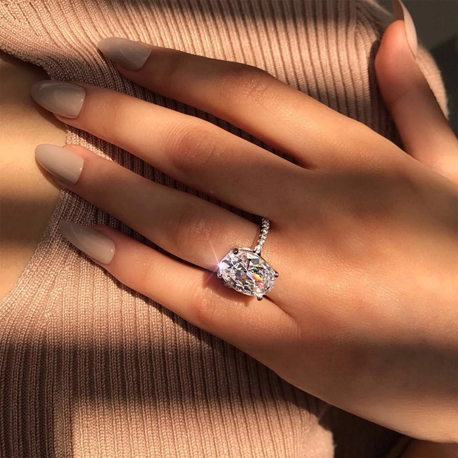 Ovalé Moissanite Ring™