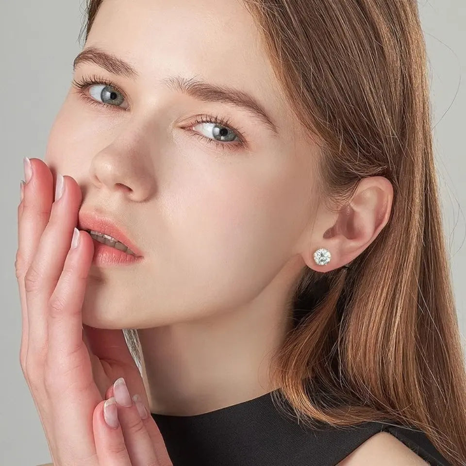 Luna Moissanite Stud Earrings