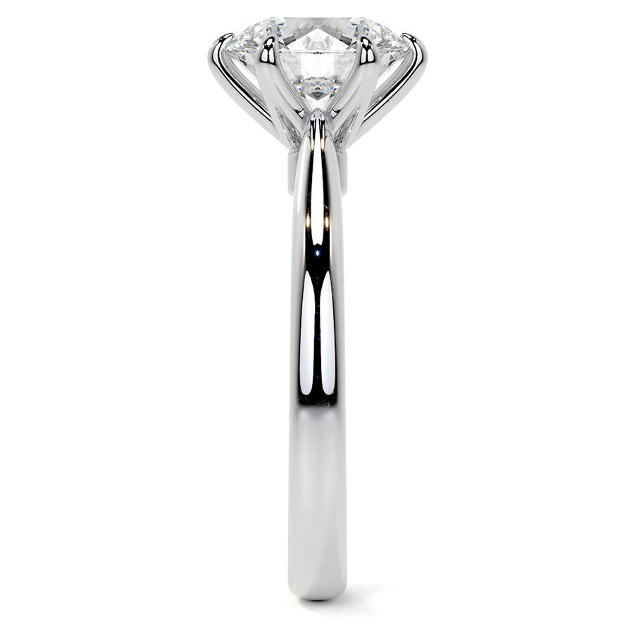 Elaris Solitaire Moissanite Ring