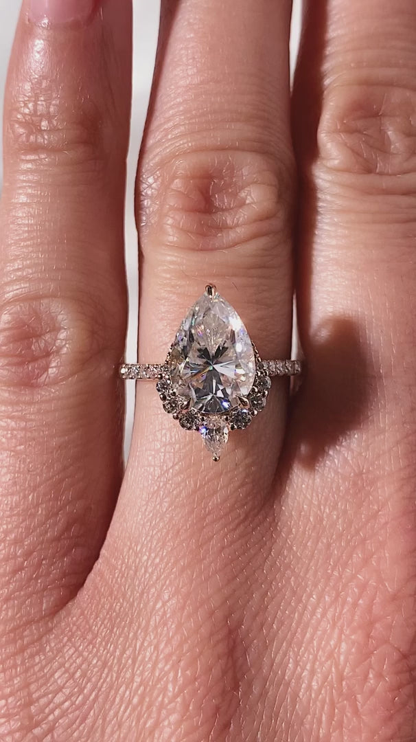 Aurora Moissanite Ring