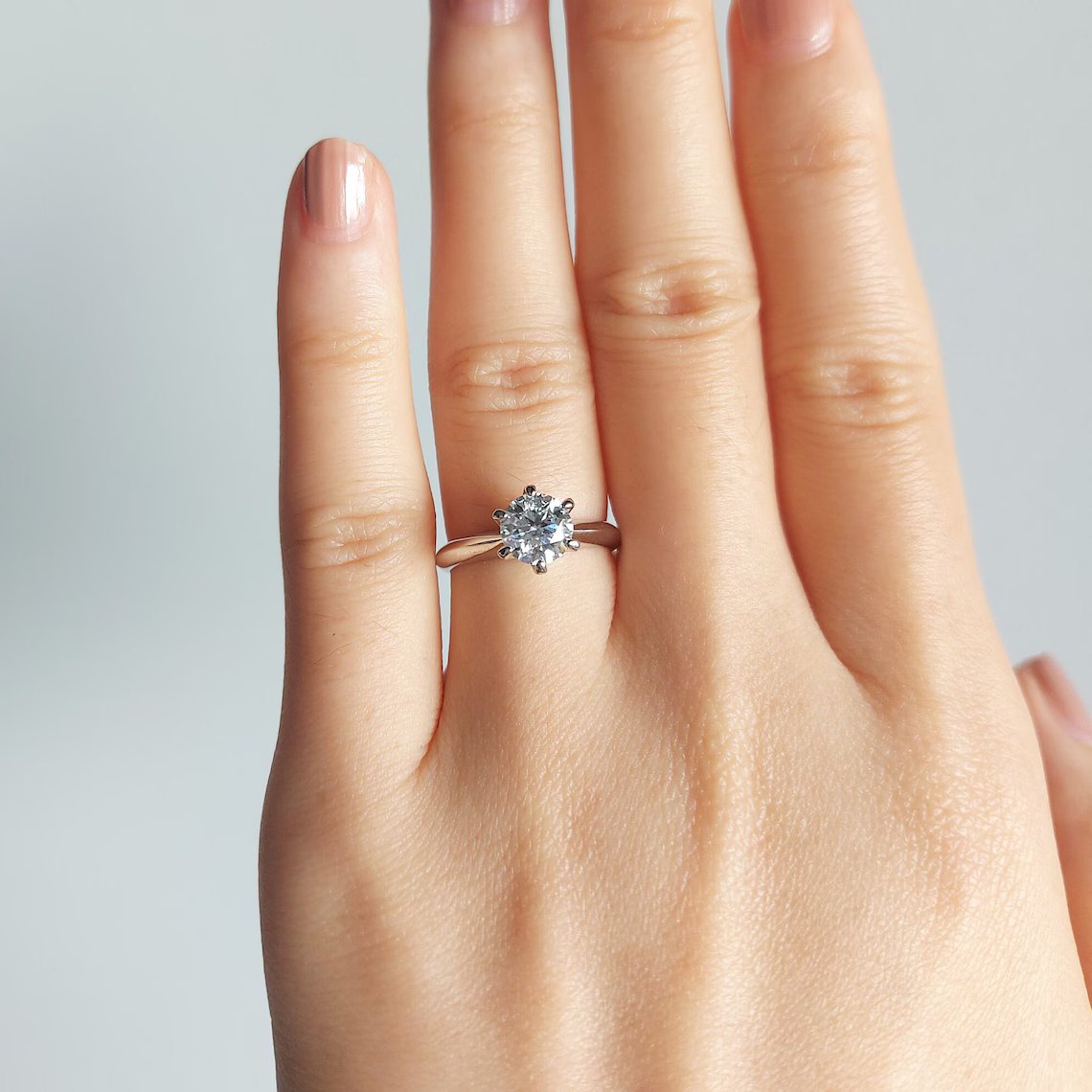 Elaris Solitaire Moissanite Ring